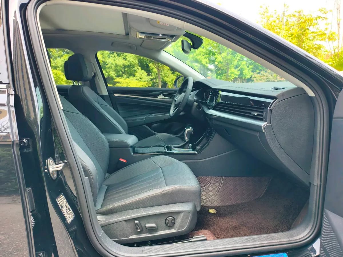 Volkswagen 2025 380TSI 6