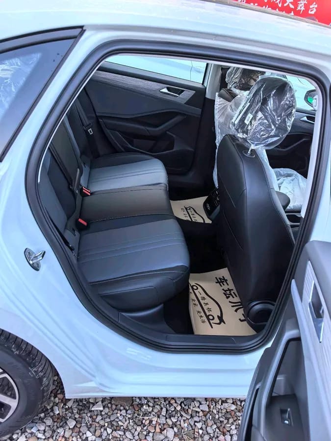 Volkswagen 2026 3000 300TSI DSG 4