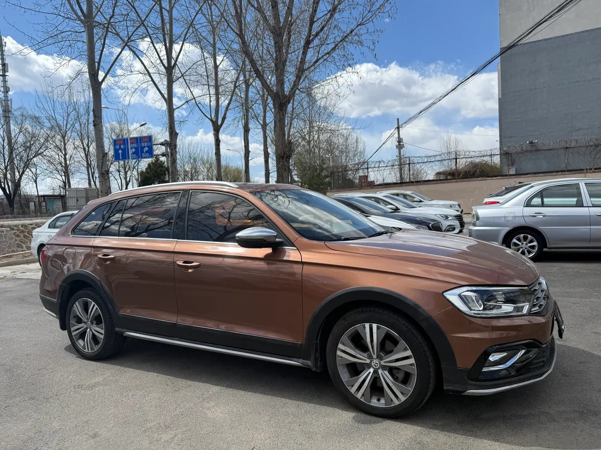 Volkswagen C-TREK 2017 230TSI DSG 3