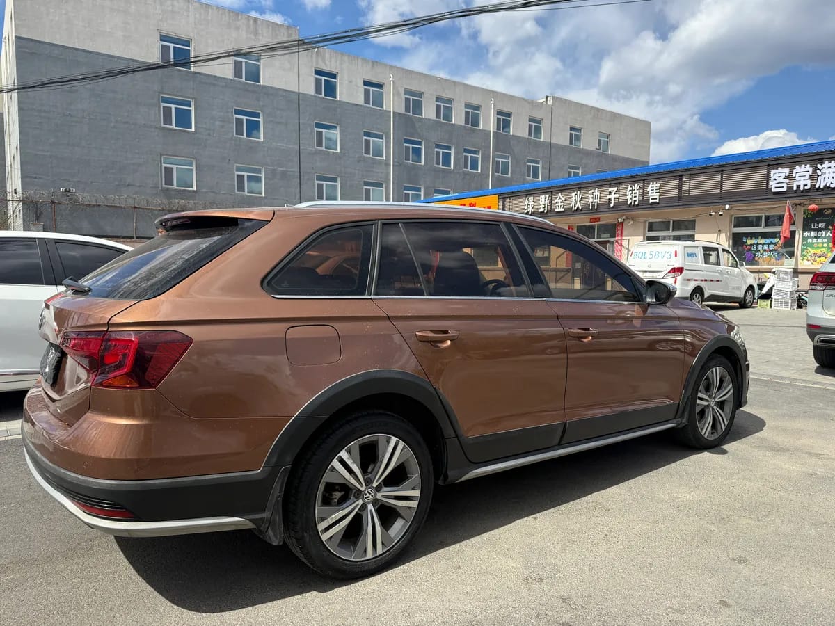 Volkswagen C-TREK 2017 230TSI DSG 4