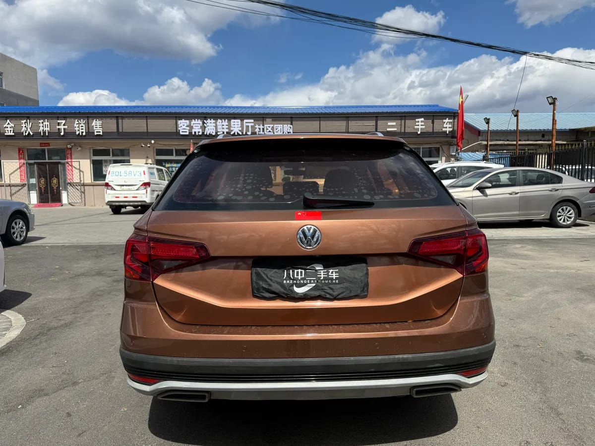 Volkswagen C-TREK 2017 230TSI DSG 9