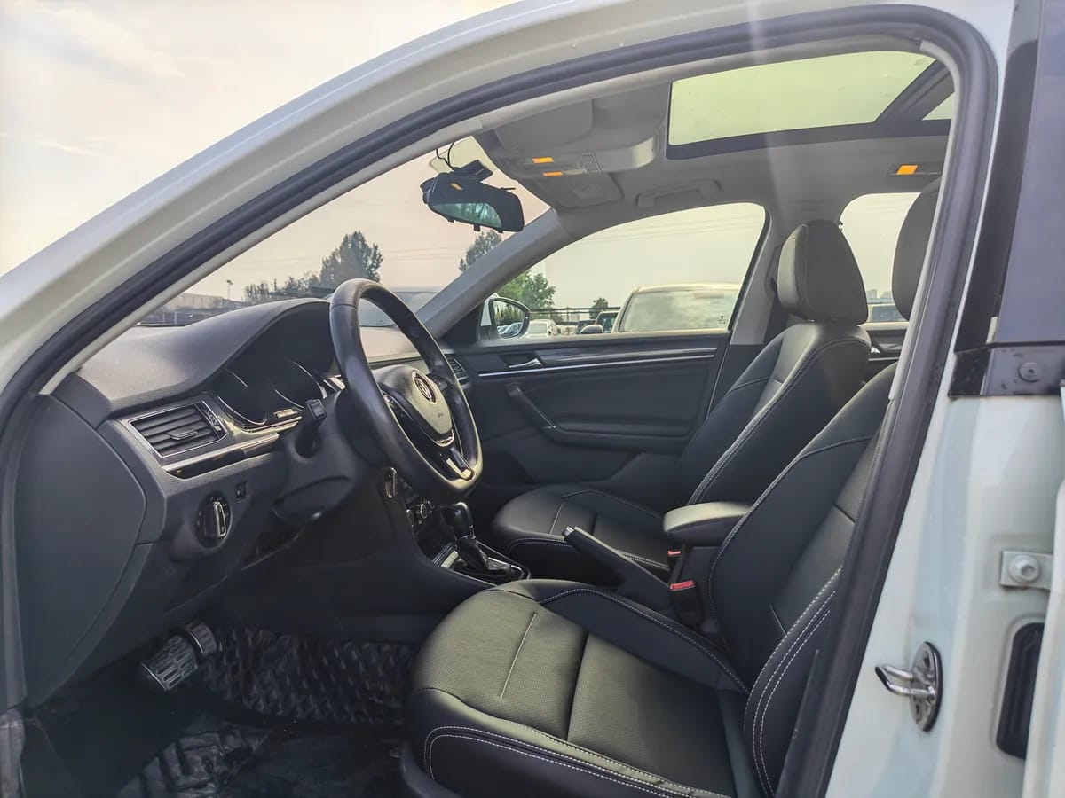 Volkswagen C-TREK 2018 1.5L 9