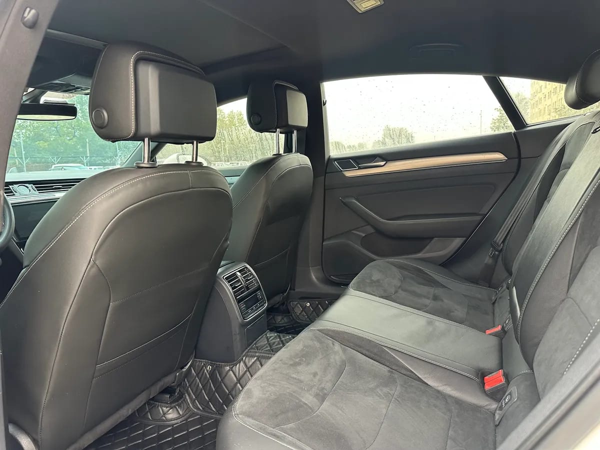 Volkswagen -CC 2019 330TSI VI 5