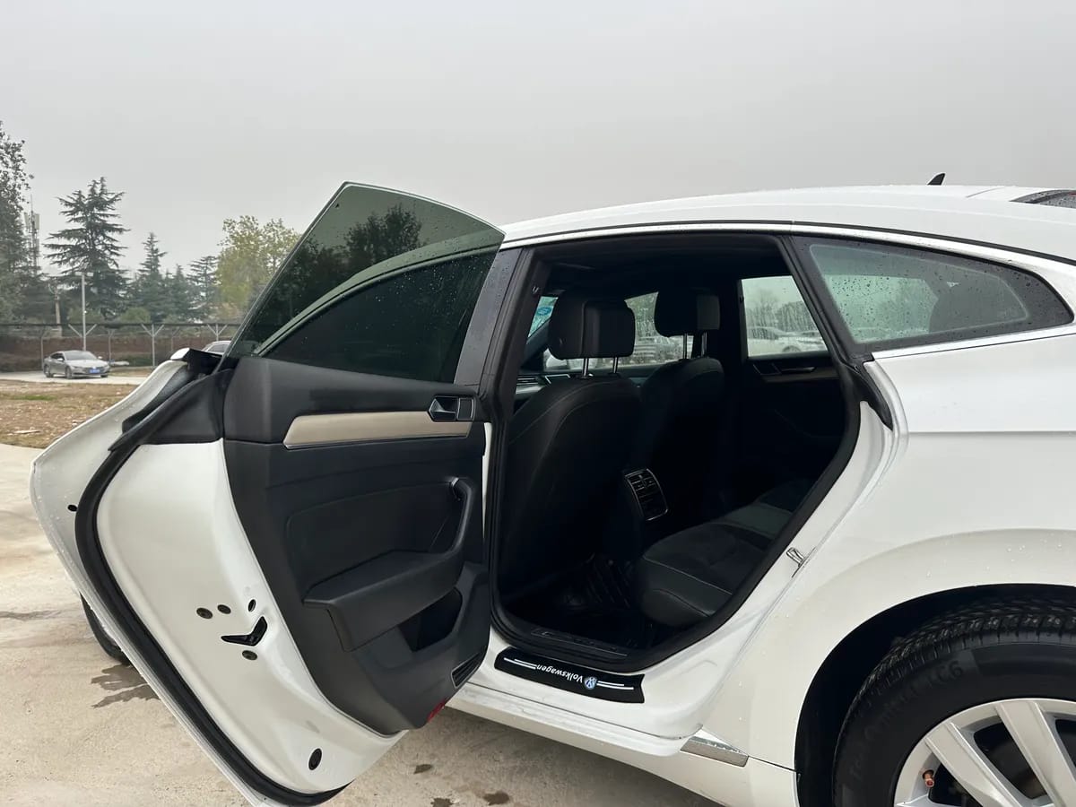 Volkswagen -CC 2019 330TSI VI 7
