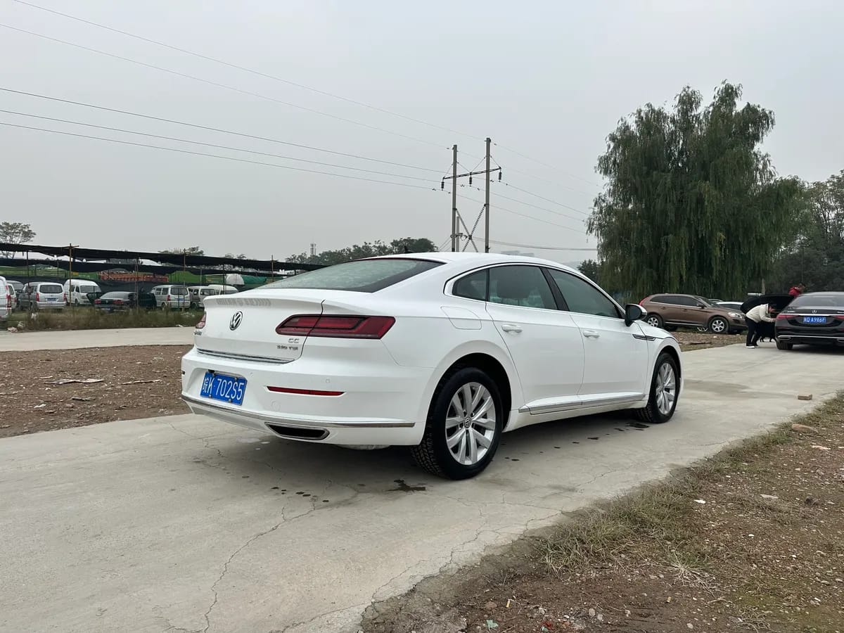 Volkswagen -CC 2019 330TSI VI 8