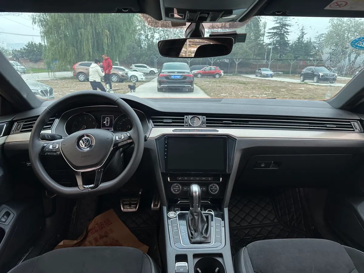 Volkswagen -CC 2019 330TSI VI 10