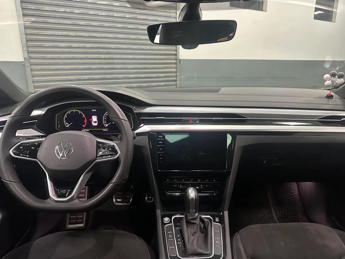 Volkswagen CC 2023 330TSI 9