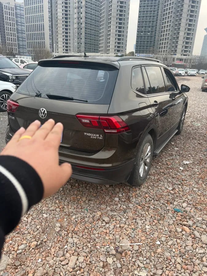 Volkswagen L 2017 330TSI 2