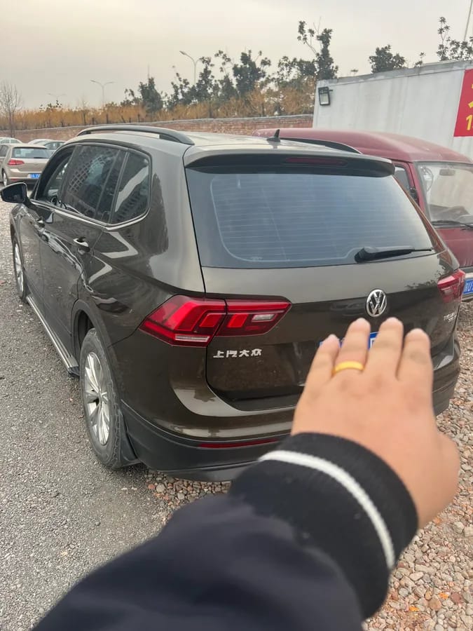 Volkswagen L 2017 330TSI 4