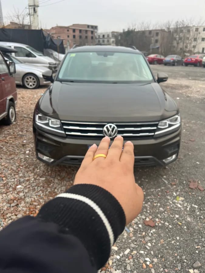 Volkswagen L 2017 330TSI 5