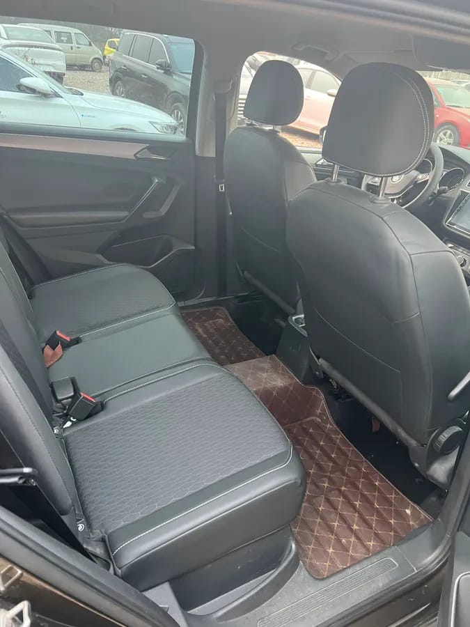 Volkswagen L 2017 330TSI 7