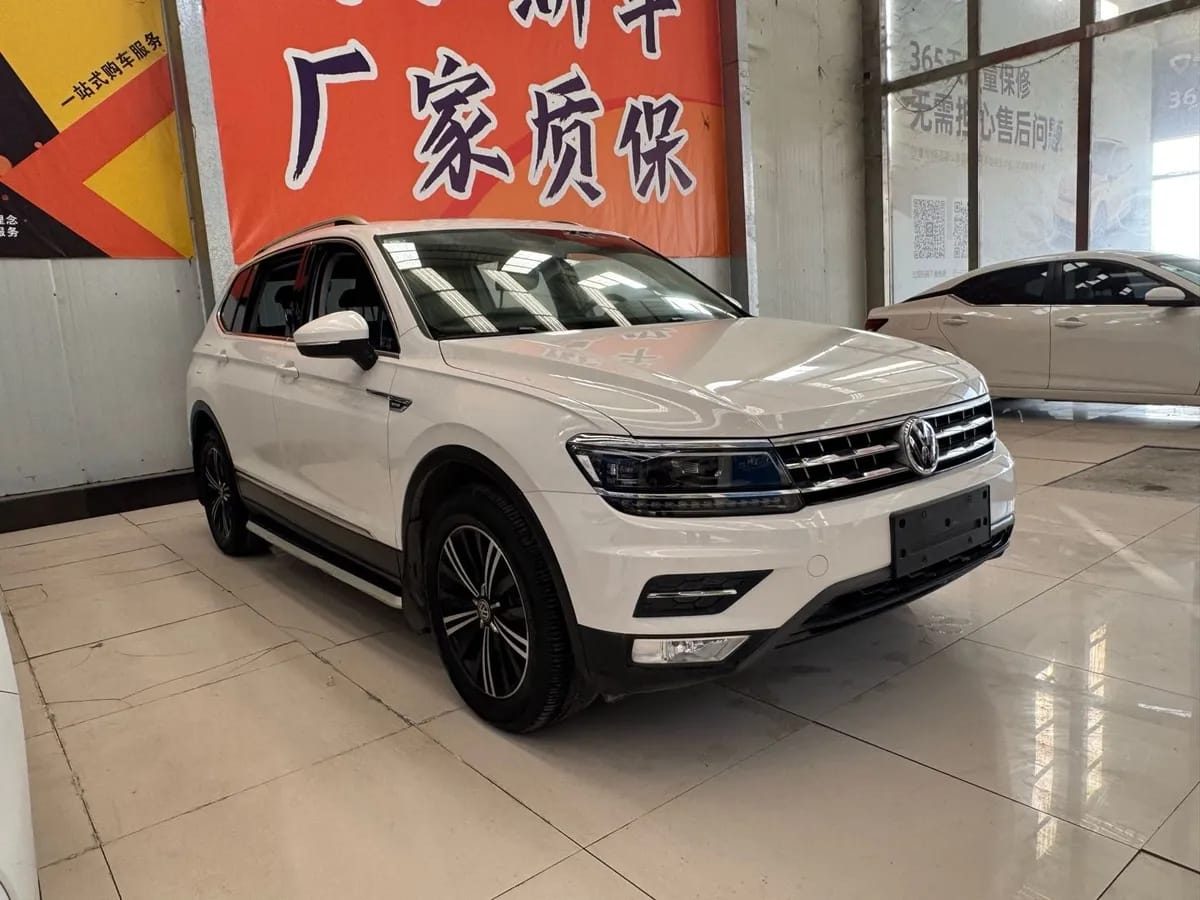 Volkswagen L 2017 380TSI 3