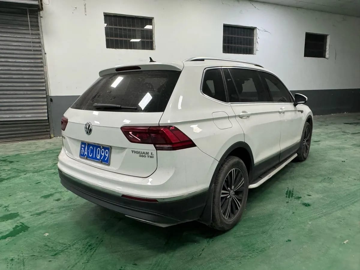 Volkswagen L 2017 380TSI 4
