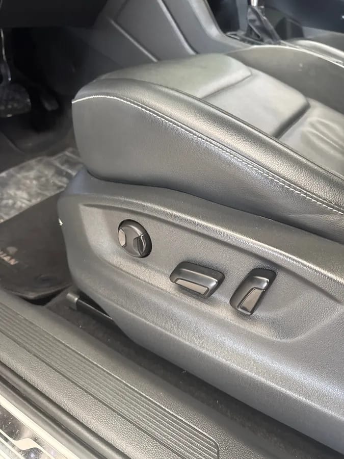 Volkswagen L 2017 380TSI 7