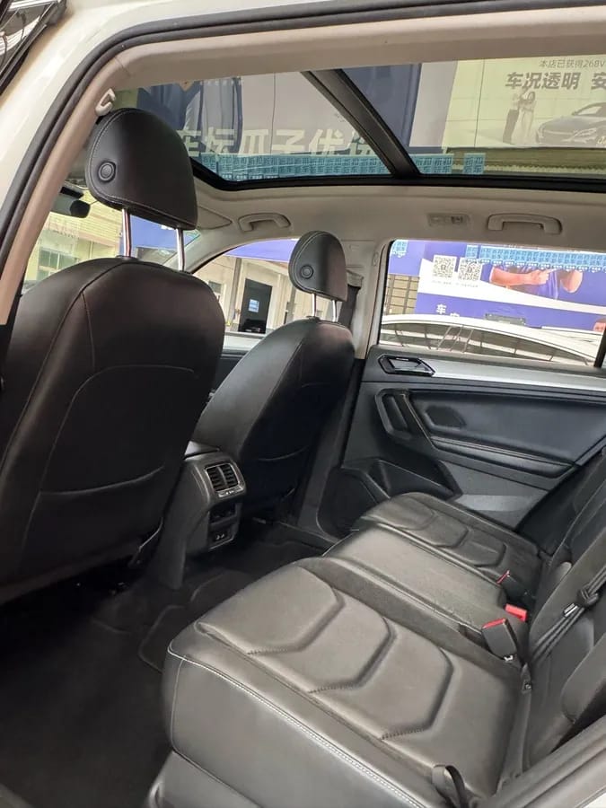 Volkswagen L 2017 380TSI 10