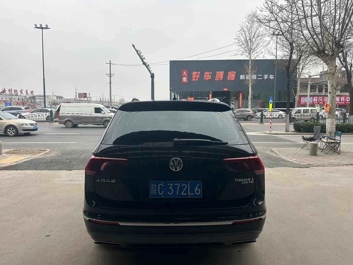 Volkswagen L 2018 380TSI 5