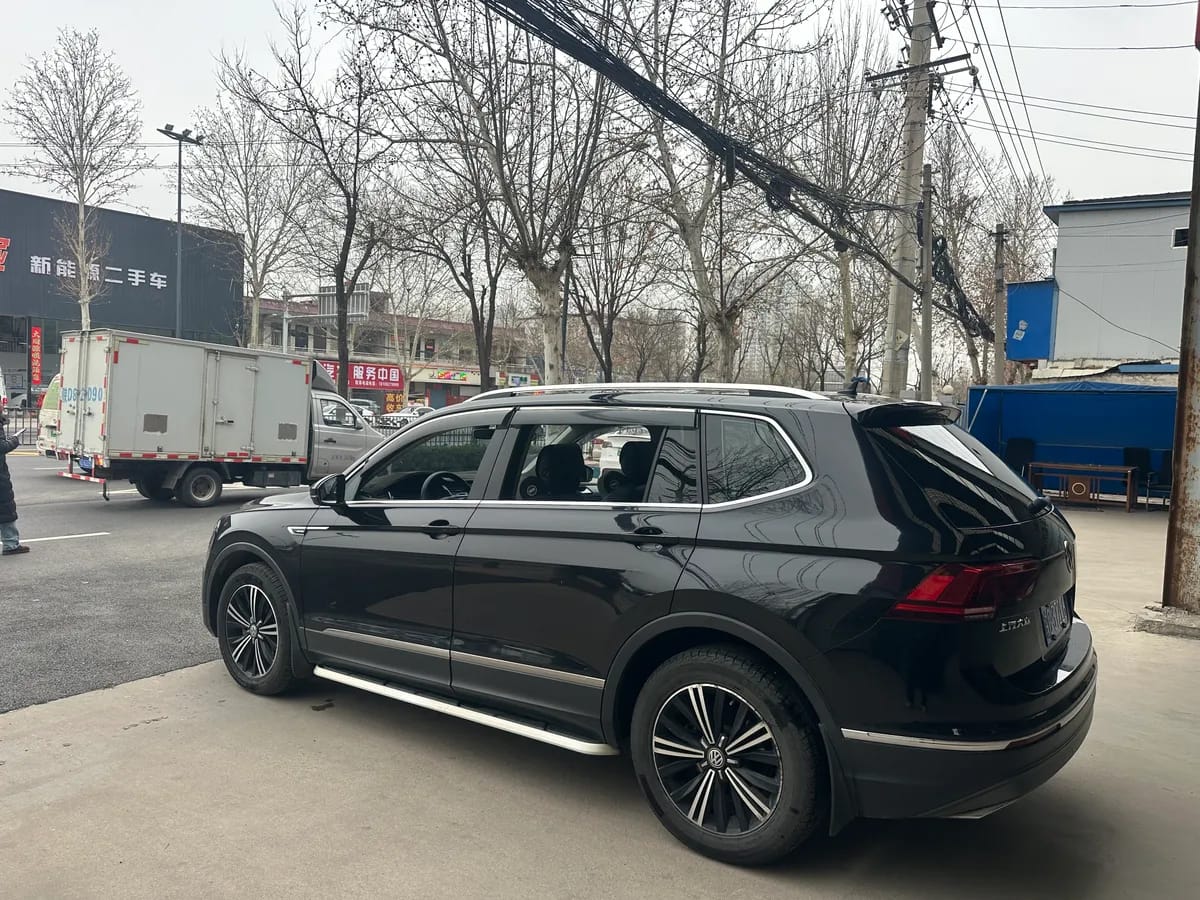 Volkswagen L 2018 380TSI 6