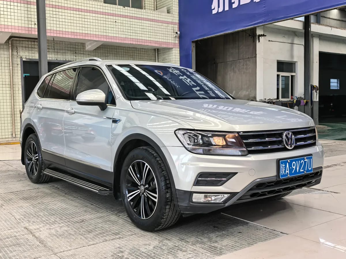 Volkswagen L 2019 330TSI VI 3