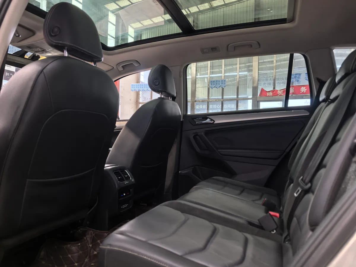 Volkswagen L 2019 330TSI VI 8