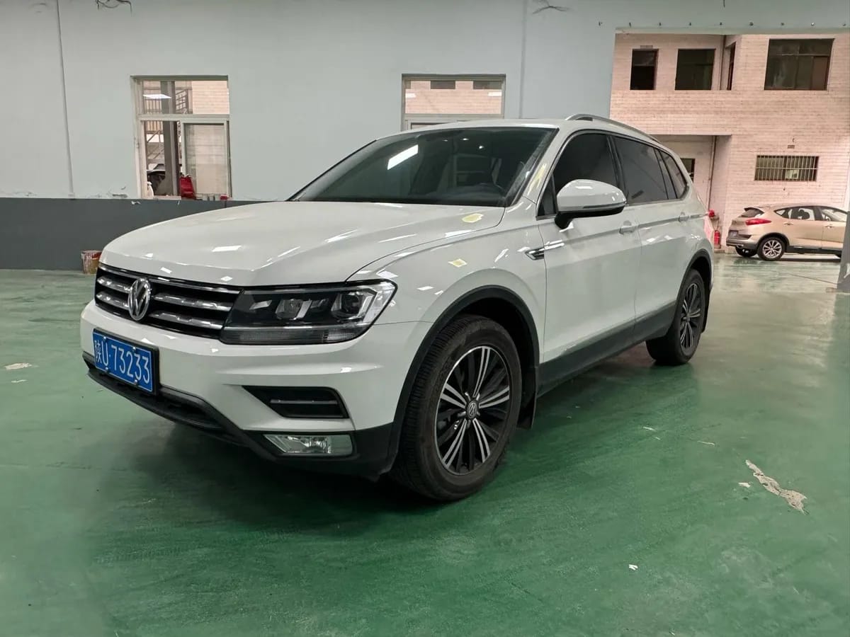 Volkswagen L 2020 330TSI VI