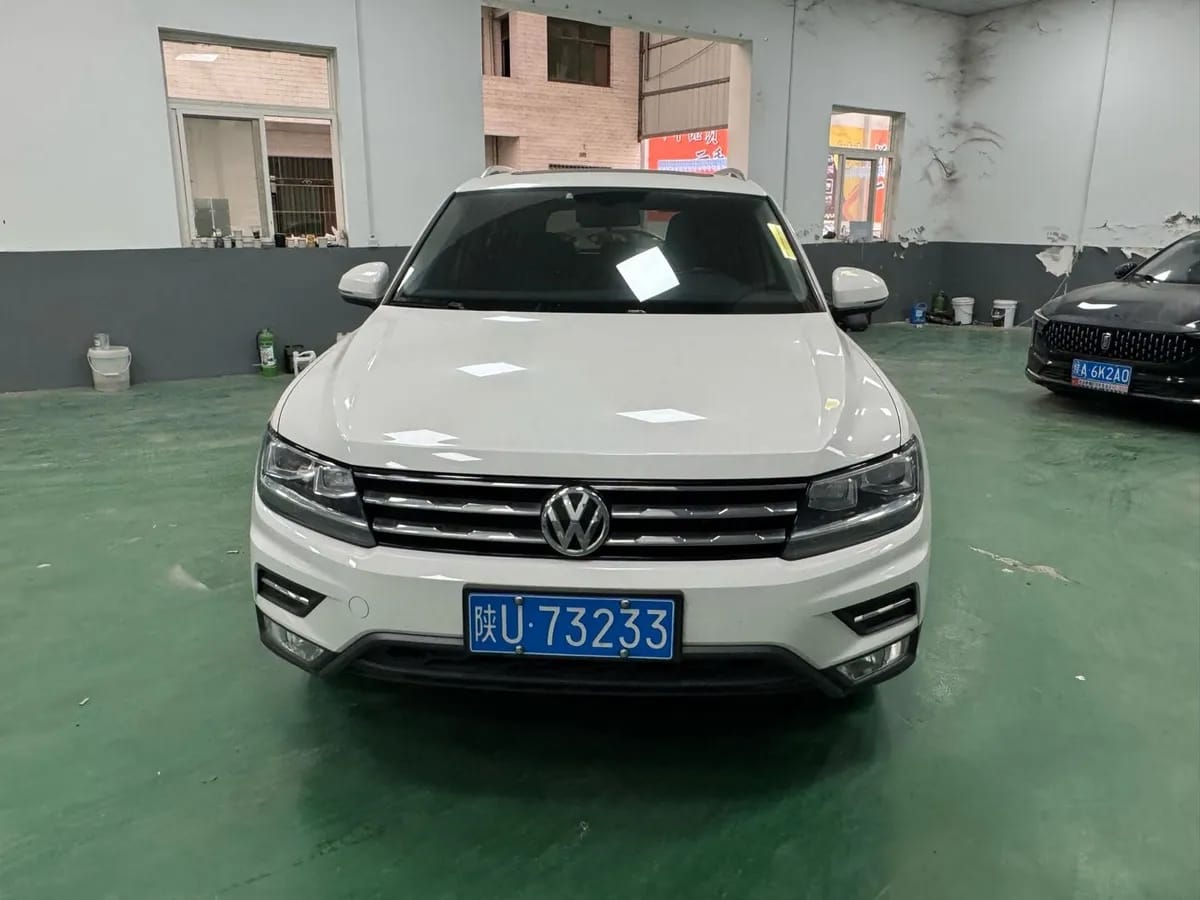 Volkswagen L 2020 330TSI VI 2