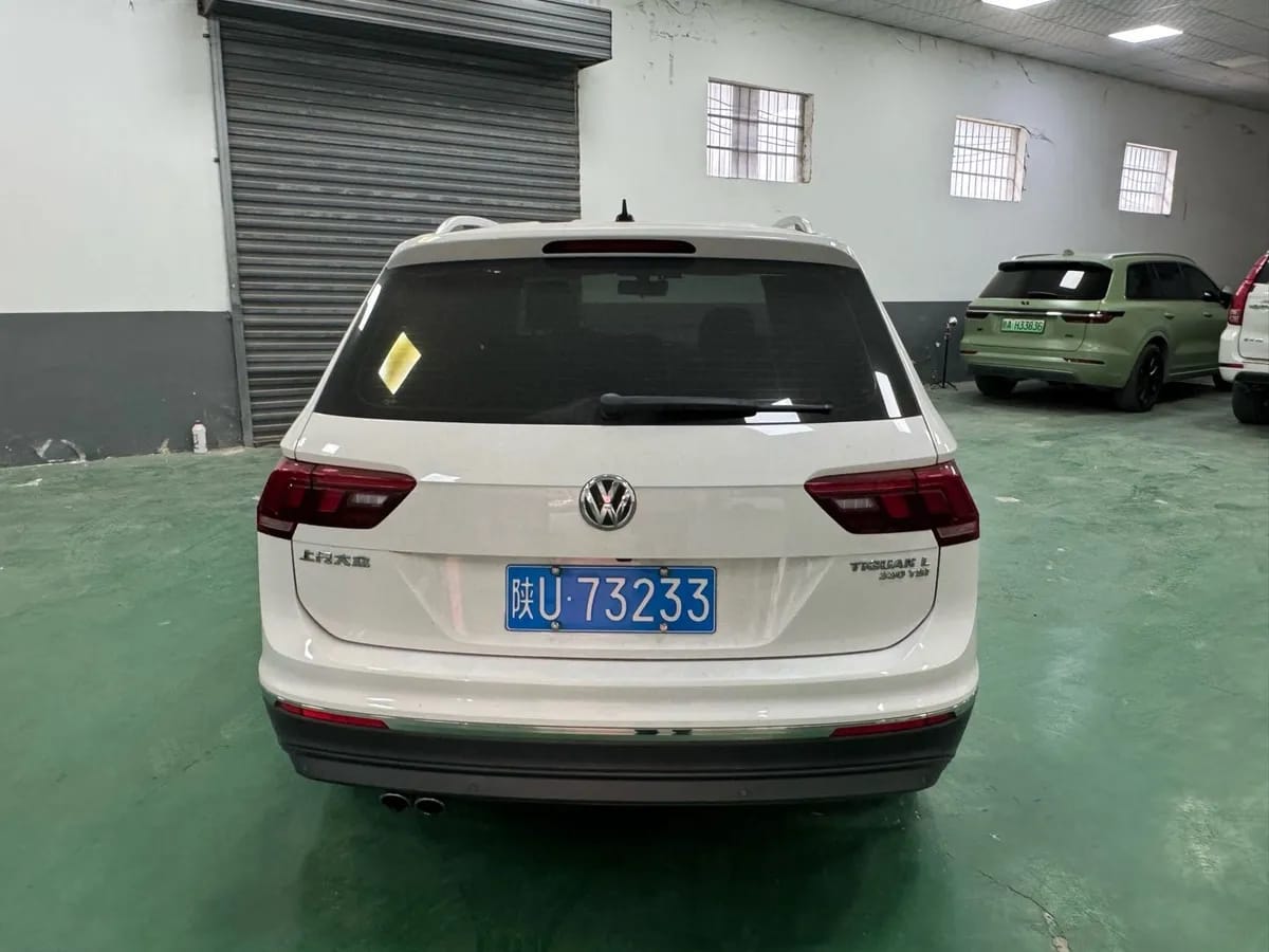 Volkswagen L 2020 330TSI VI 5