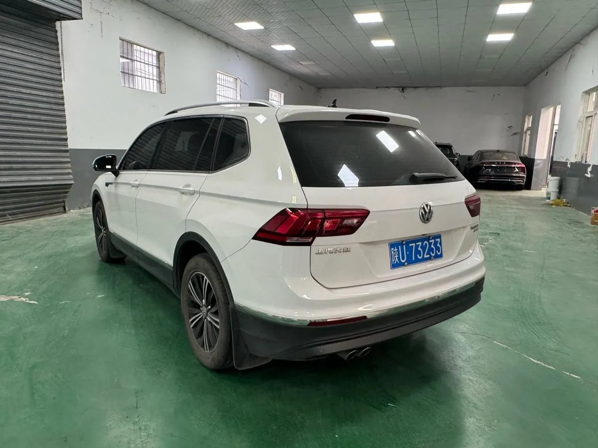 Volkswagen L 2020 330TSI VI 6