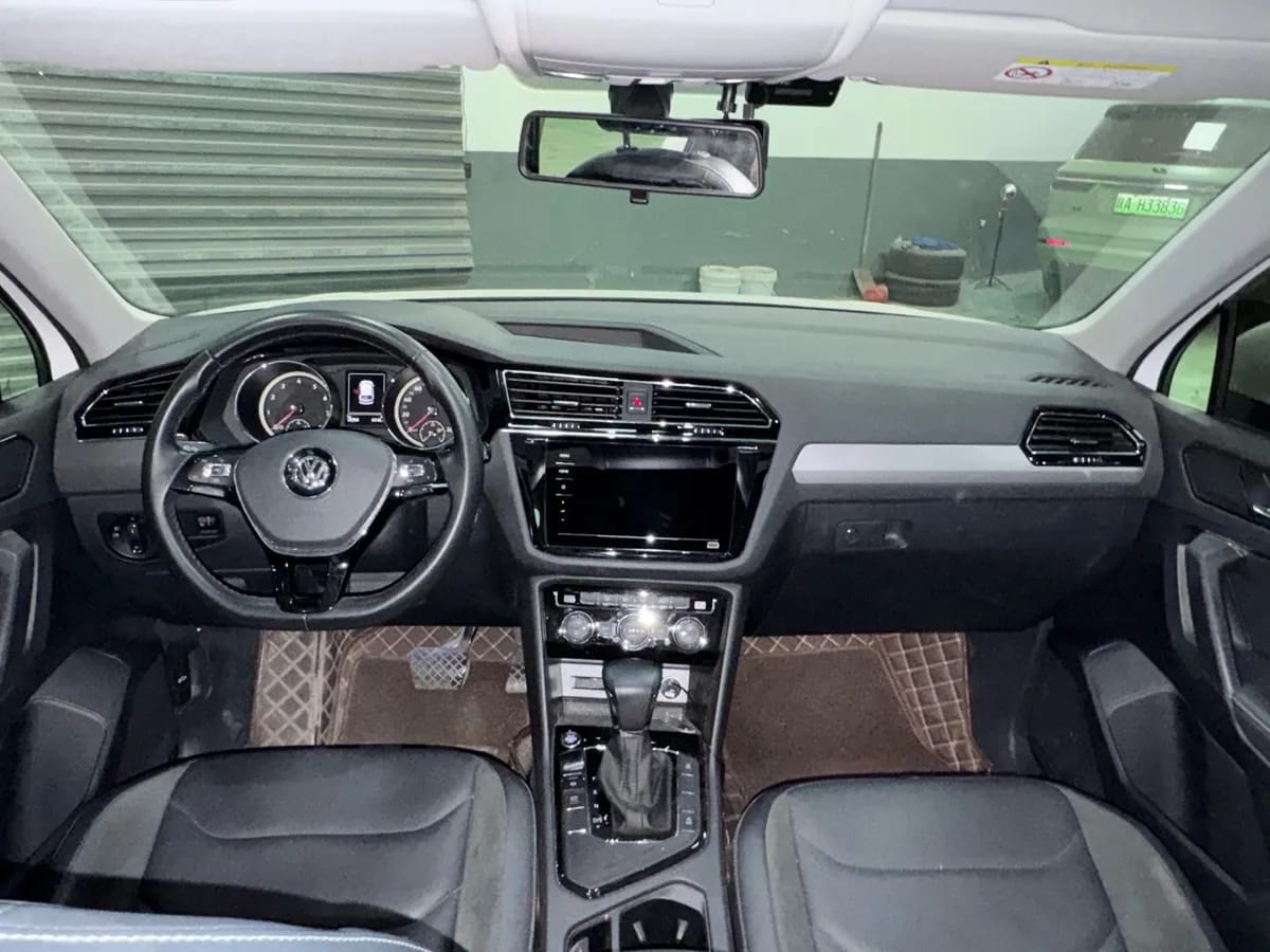 Volkswagen L 2020 330TSI VI 7