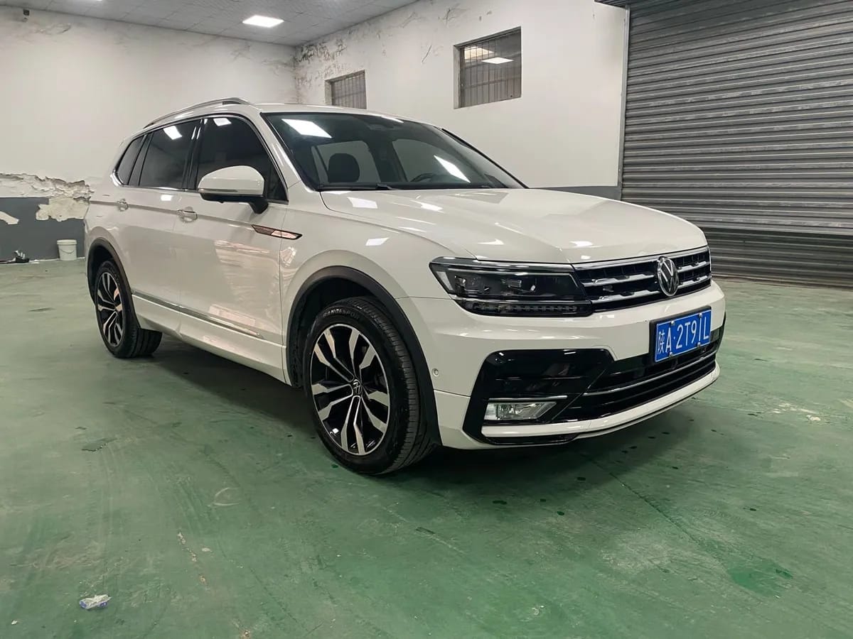 Volkswagen L 2021 330TSI R-Line 3