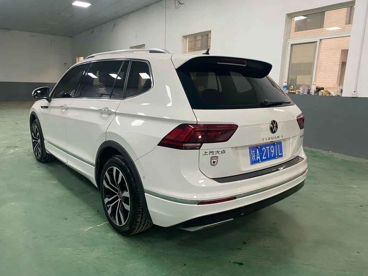 Volkswagen L 2021 330TSI R-Line 6