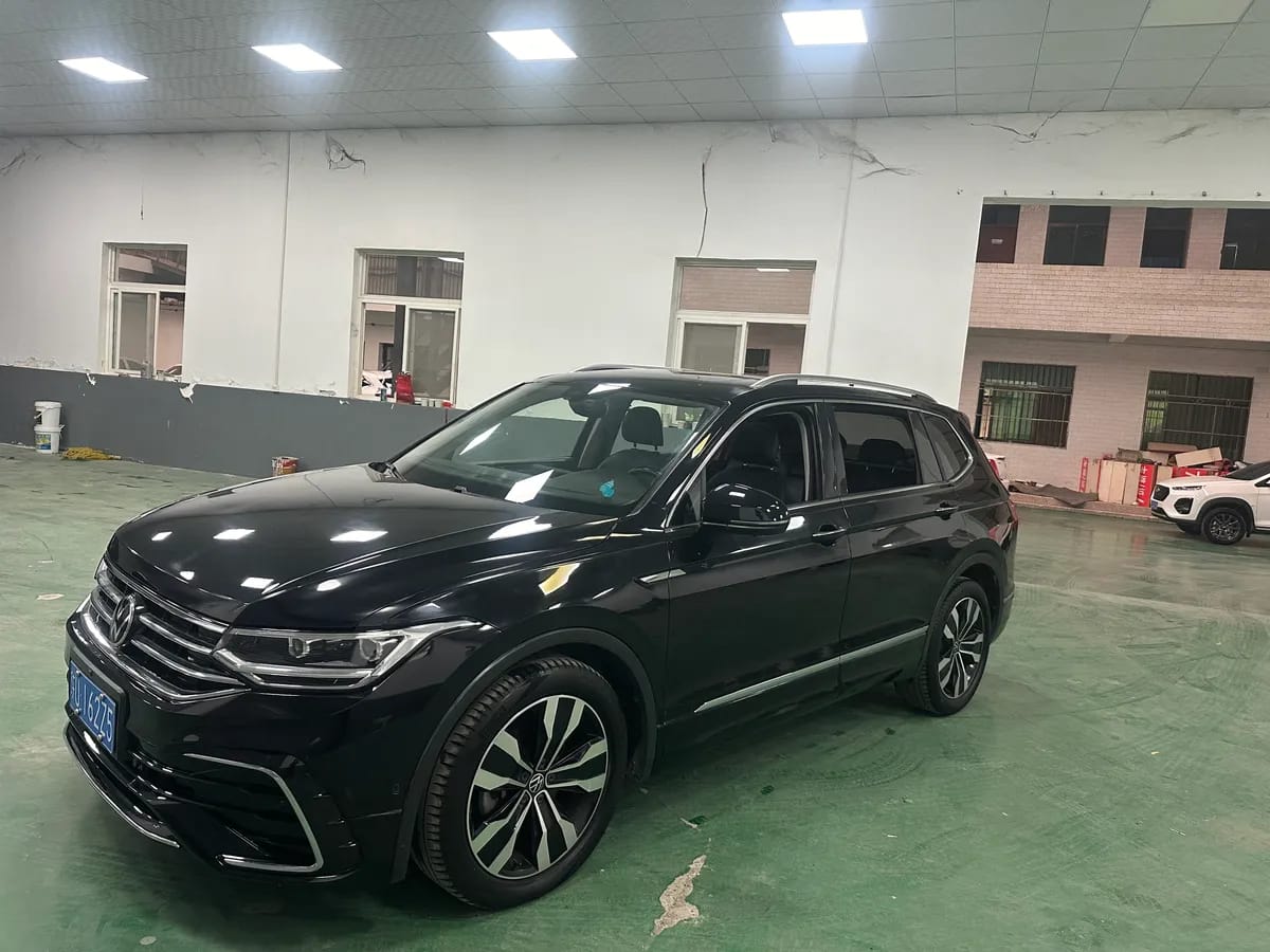 Volkswagen L 2022 330TSI R-Line