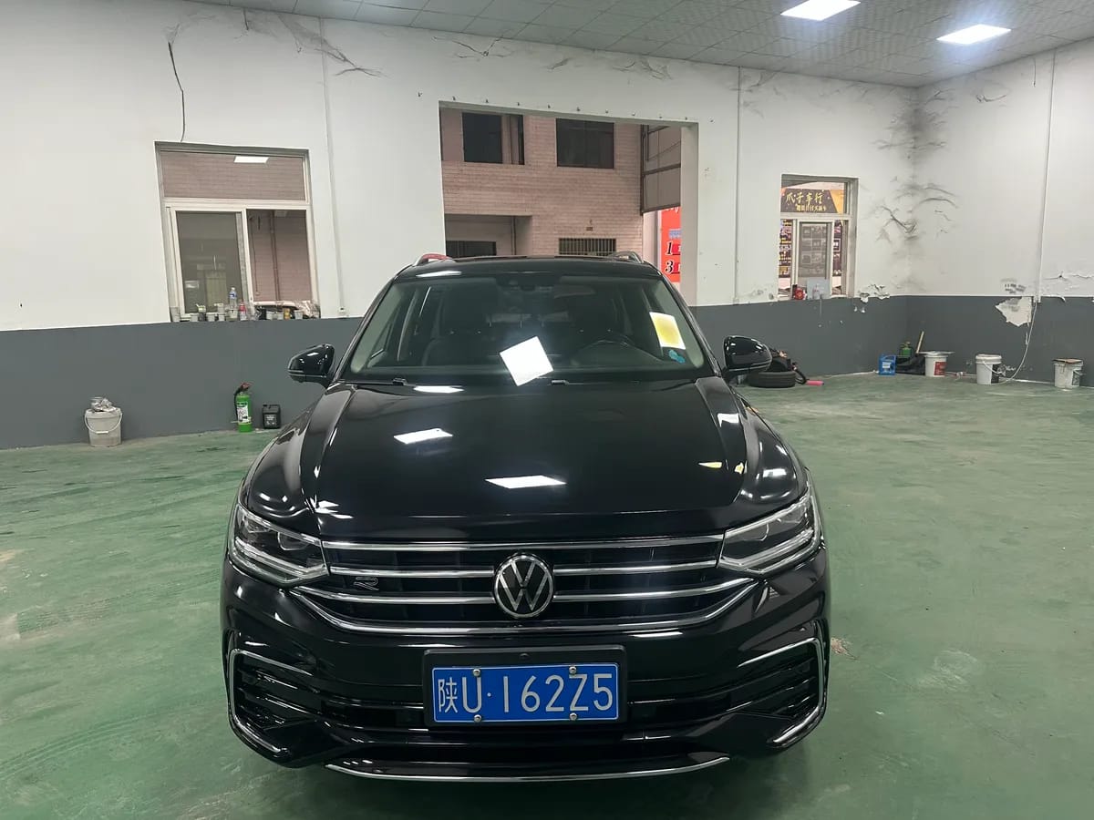 Volkswagen L 2022 330TSI R-Line 2