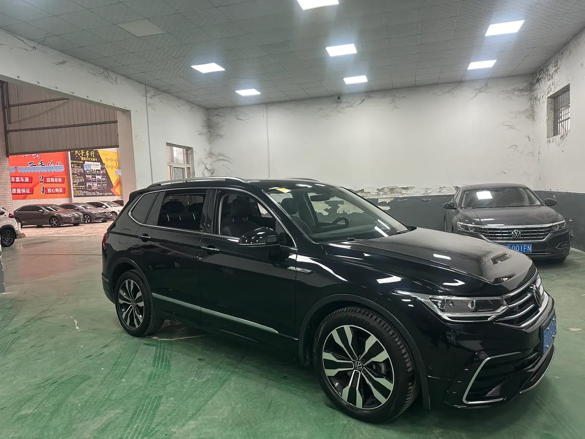 Volkswagen L 2022 330TSI R-Line 3