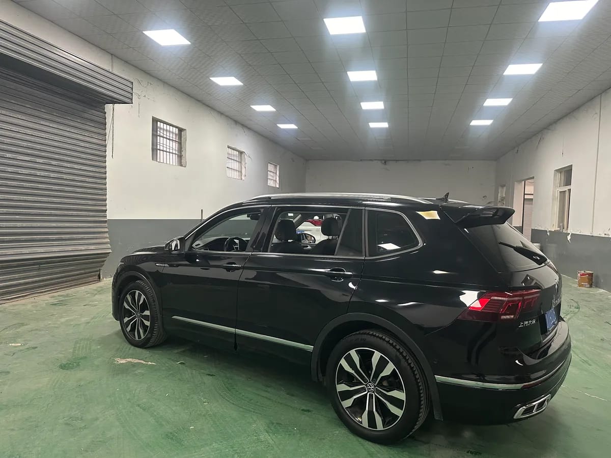 Volkswagen L 2022 330TSI R-Line 6