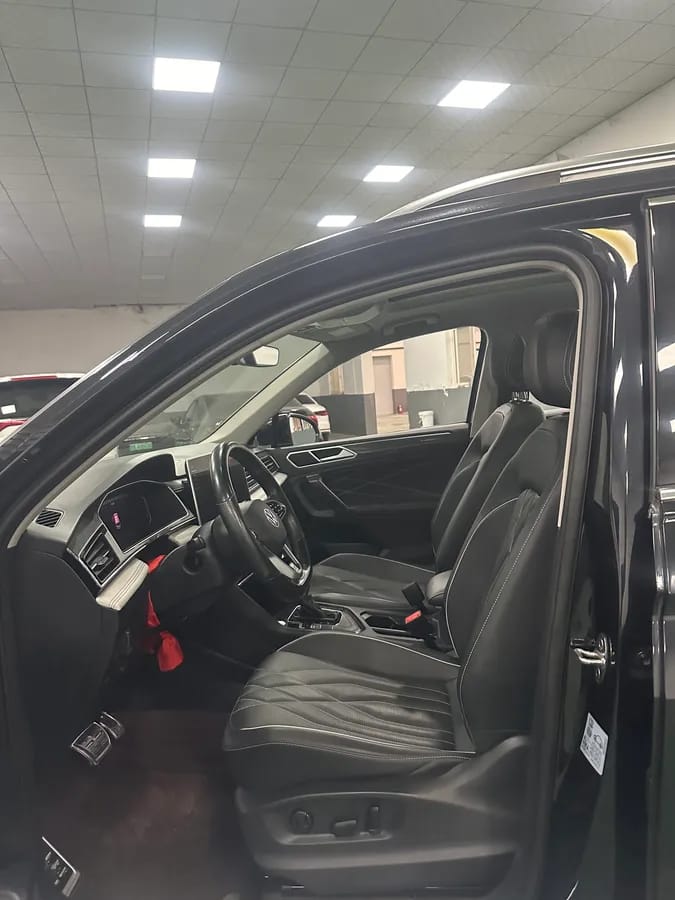 Volkswagen L 2022 330TSI R-Line 7