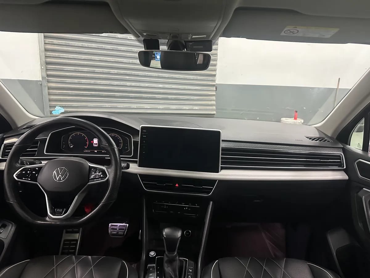 Volkswagen L 2022 330TSI R-Line 9