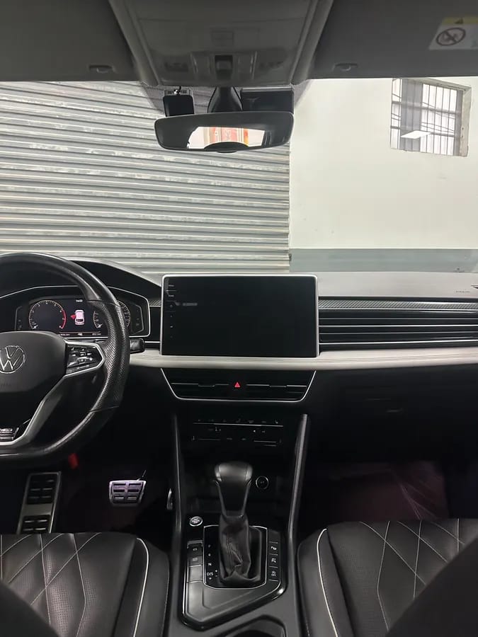 Volkswagen L 2022 330TSI R-Line 10