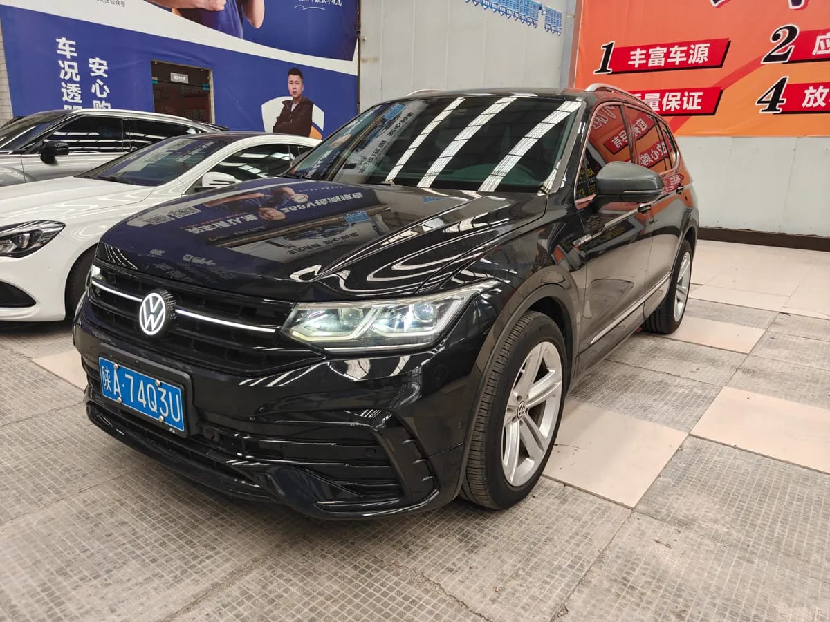 Volkswagen L 2023 330TSI R-Line