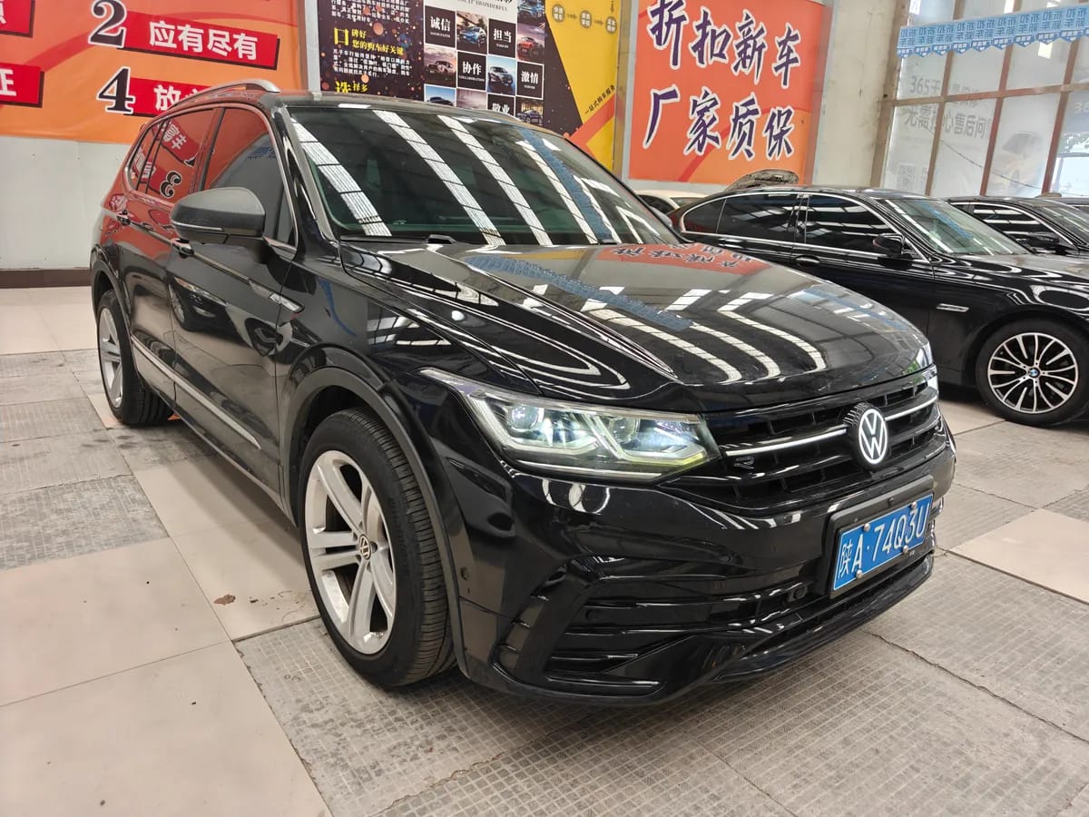 Volkswagen L 2023 330TSI R-Line 2