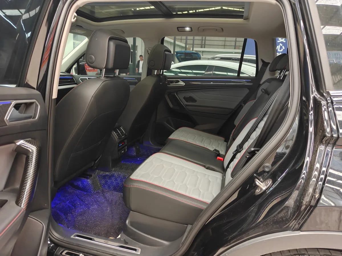 Volkswagen L 2023 330TSI R-Line 5