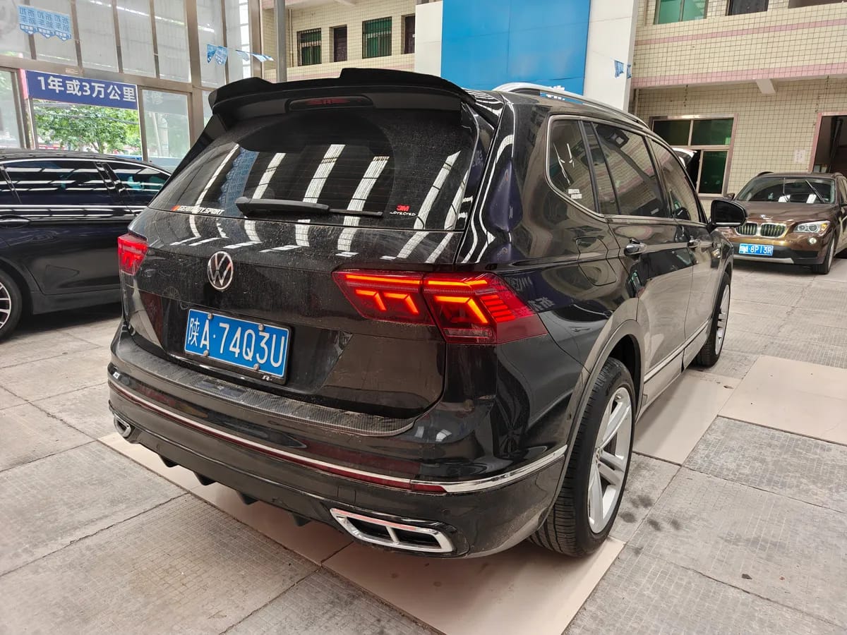 Volkswagen L 2023 330TSI R-Line 7