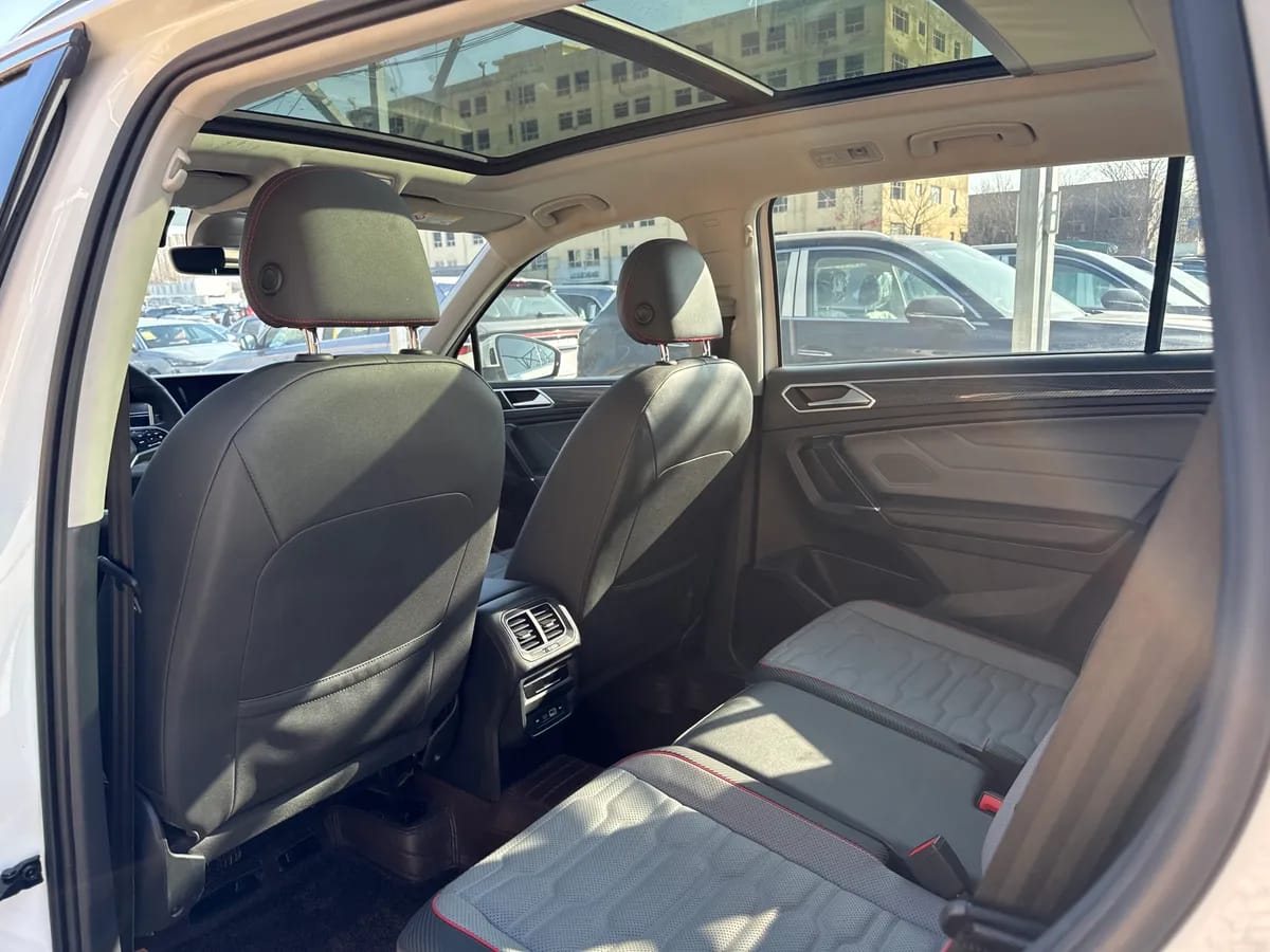 Volkswagen L 2023 430PHEV 9