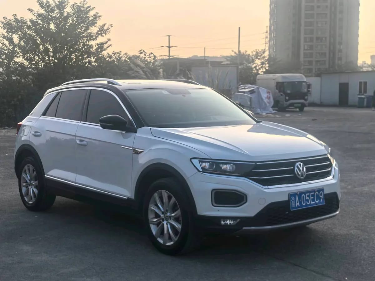 Volkswagen T-ROC 2018 230TSI DSG V 3
