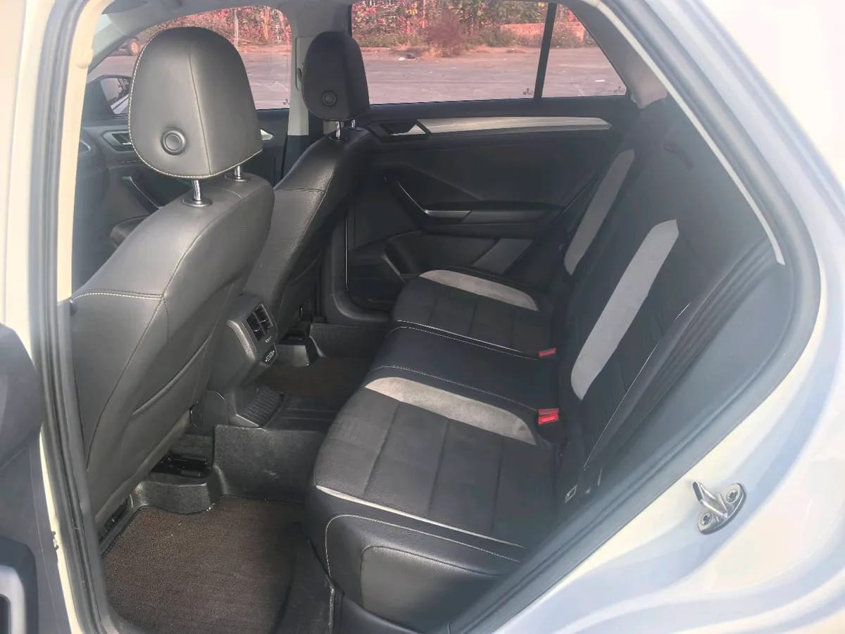 Volkswagen T-ROC 2018 230TSI DSG V 5