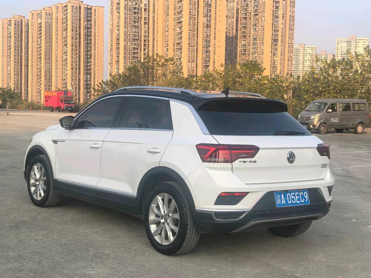 Volkswagen T-ROC 2018 230TSI DSG V 9