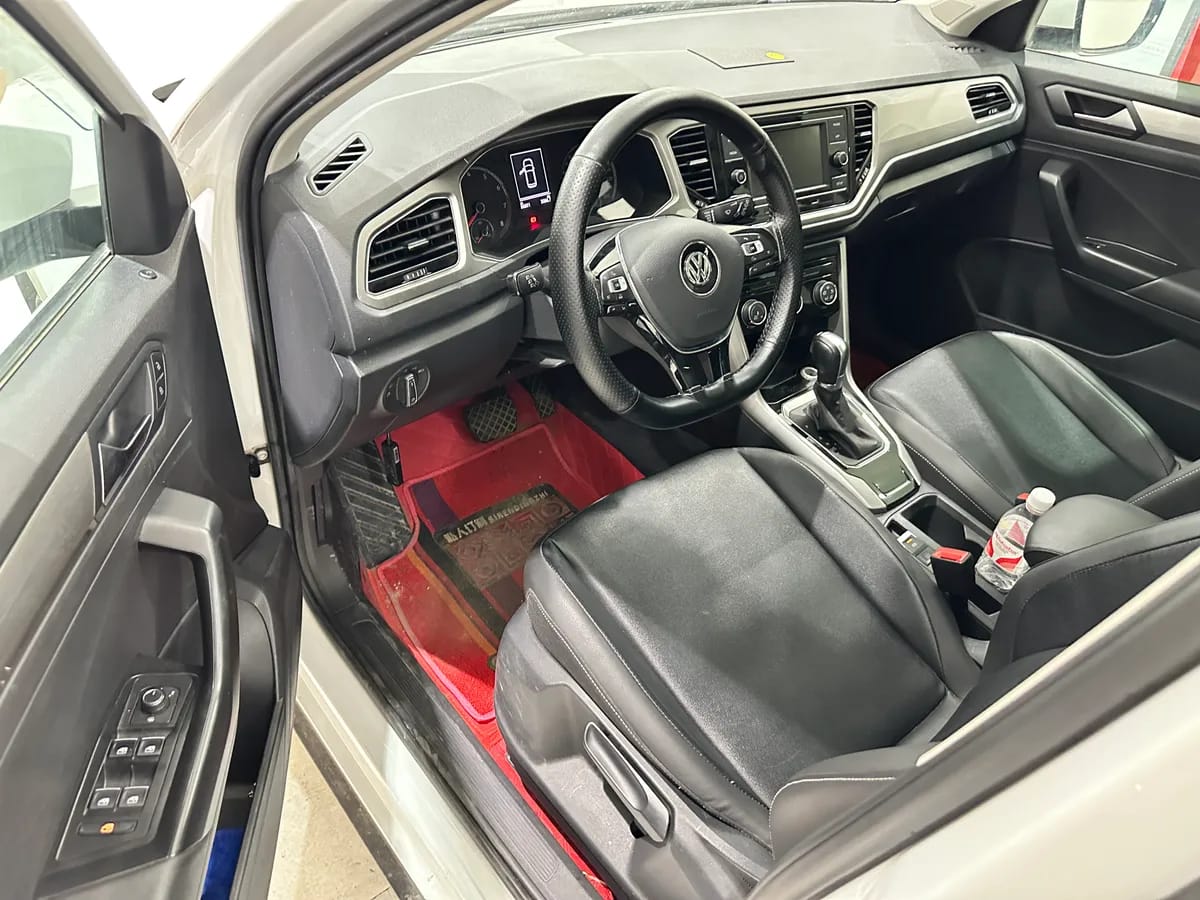 Volkswagen T-ROC 2019 230TSI DSG VI 4
