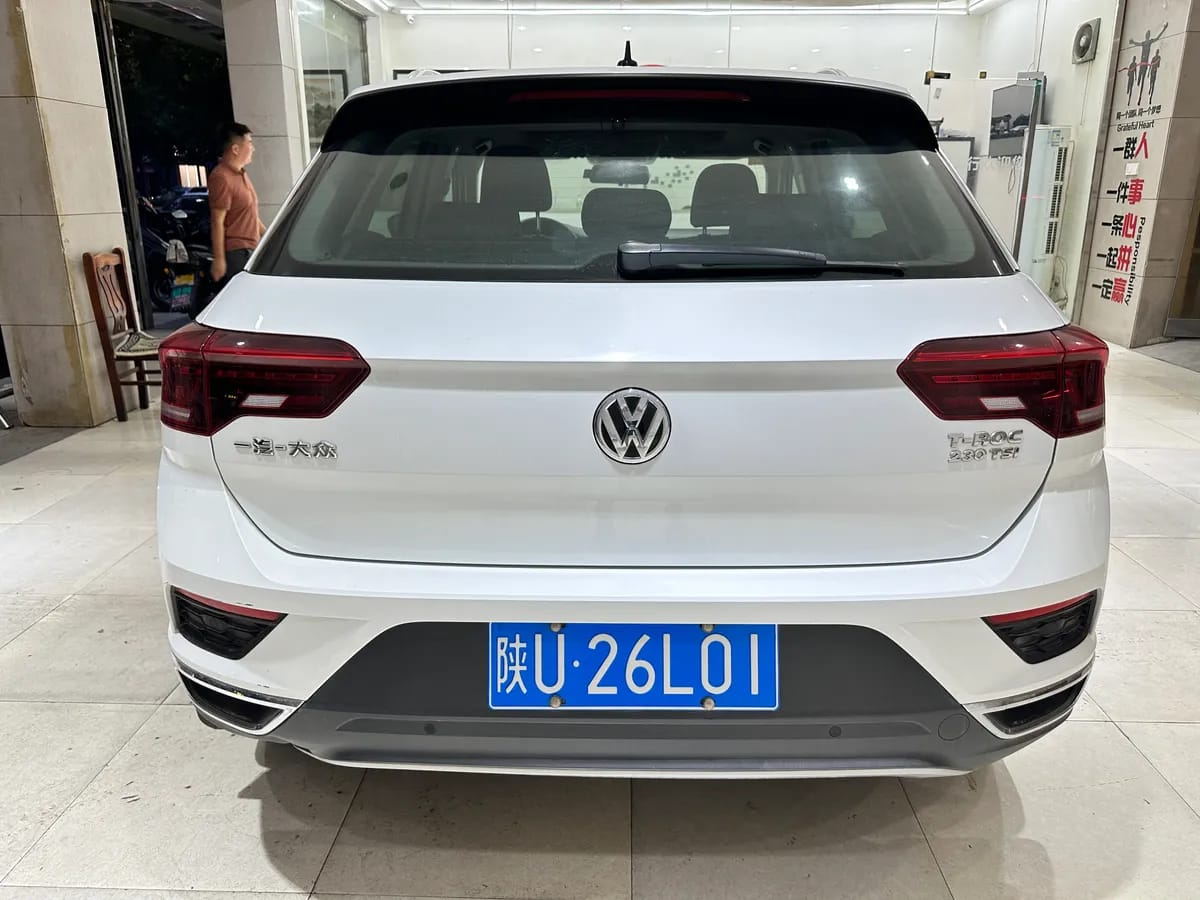 Volkswagen T-ROC 2019 230TSI DSG VI 8