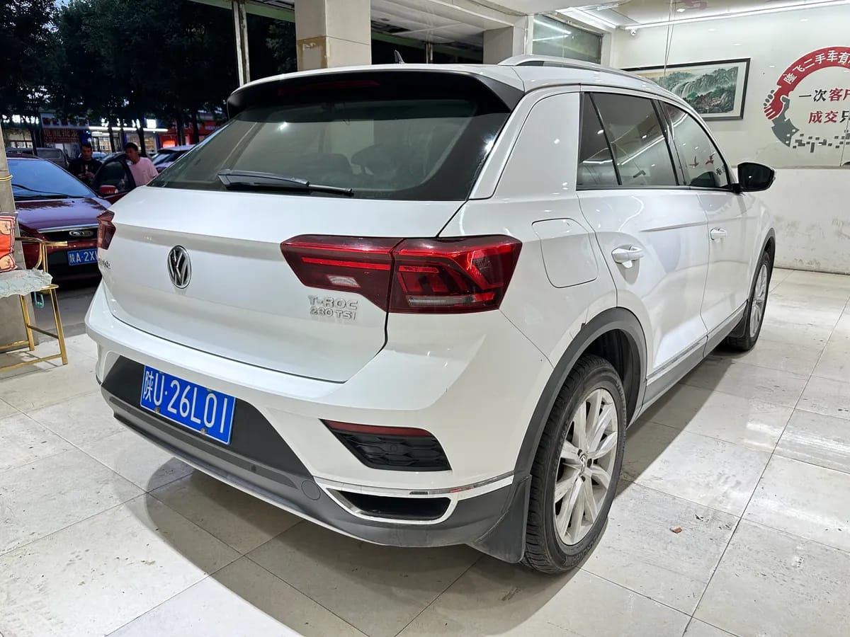 Volkswagen T-ROC 2019 230TSI DSG VI 9