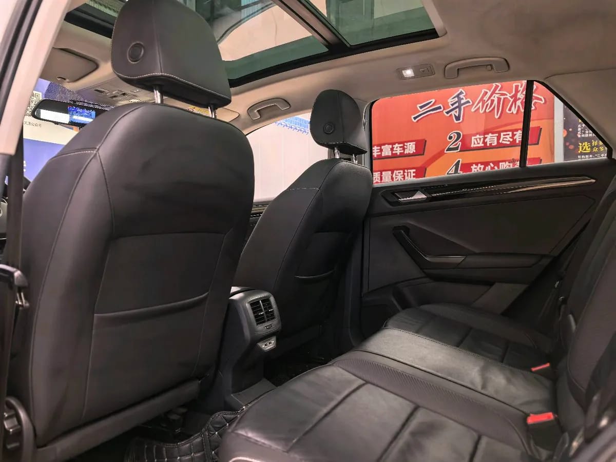 Volkswagen T-ROC 2019 280TSI DSG VI 7