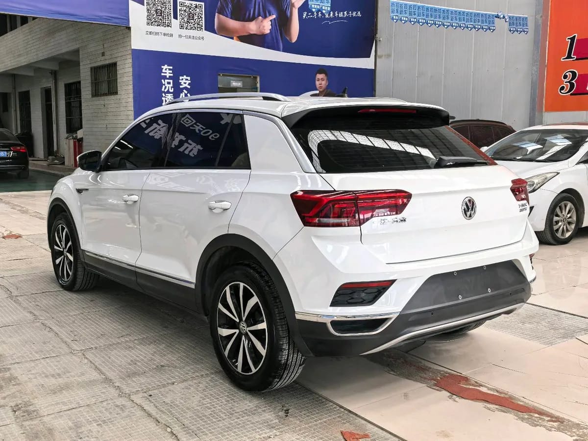 Volkswagen T-ROC 2019 280TSI DSG VI 10